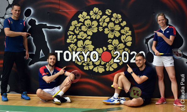 Mark Lamsfuß (2.v.l.), Marvin Seidel (2.v.r.) und Isabel Herttrich mit Diemo Ruhnow, leitender Bundestrainer Doppel/Mixed im DBV